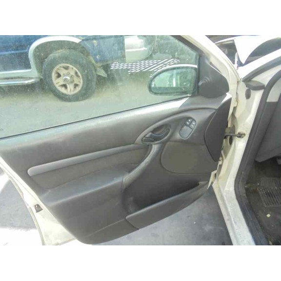 ford focus berlina (cak) del año 2004