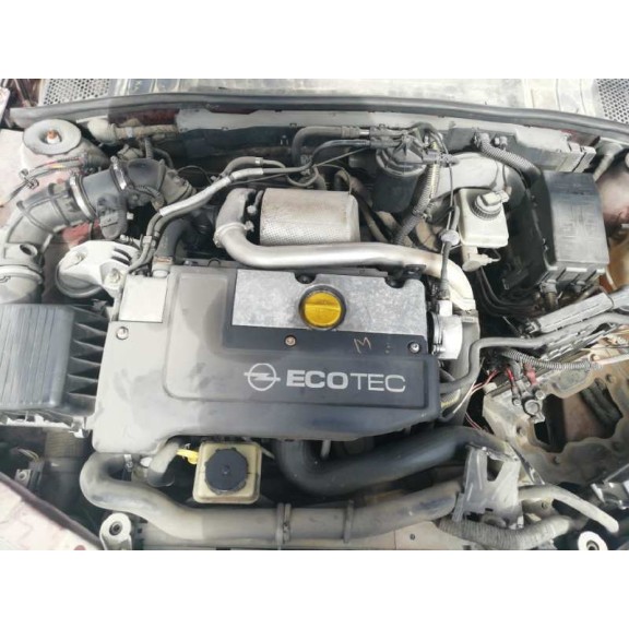 opel vectra b berlina del año 2000