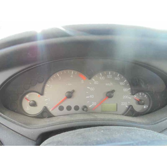 ford focus berlina (cak) del año 2004