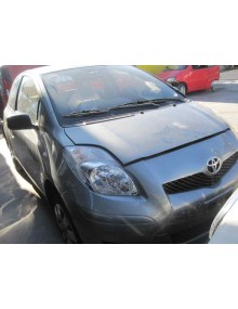 toyota yaris del año 2010