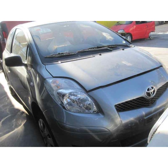 toyota yaris del año 2010
