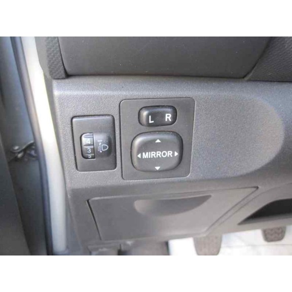 toyota yaris del año 2010