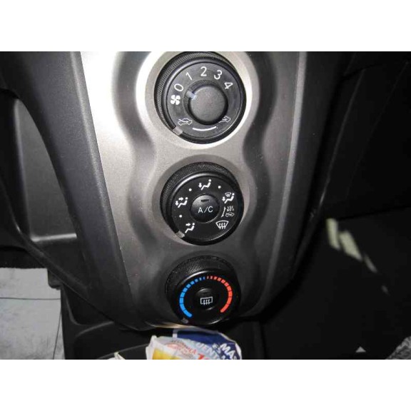 toyota yaris del año 2010