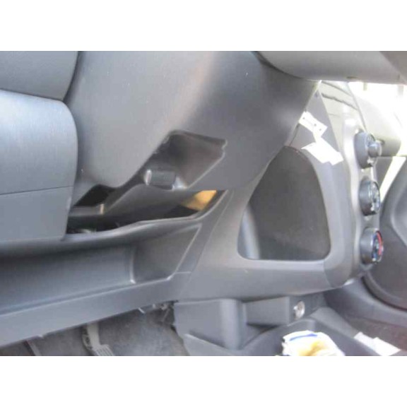 toyota yaris del año 2010