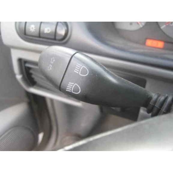 skoda felicia berlina ( 791) del año 1999