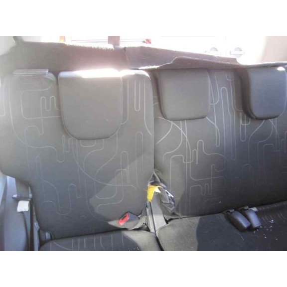 toyota yaris del año 2010