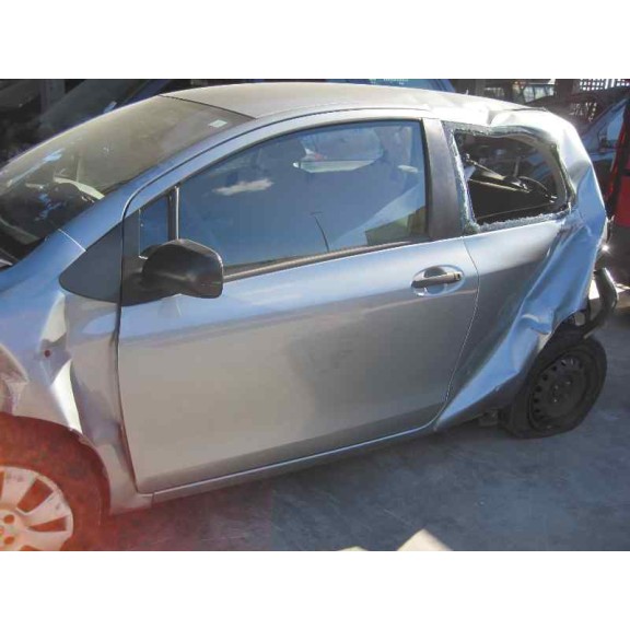 toyota yaris del año 2010