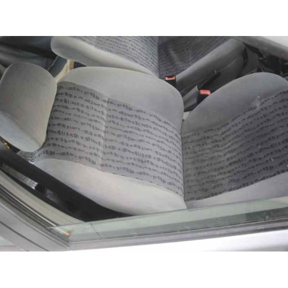 skoda felicia berlina ( 791) del año 1999