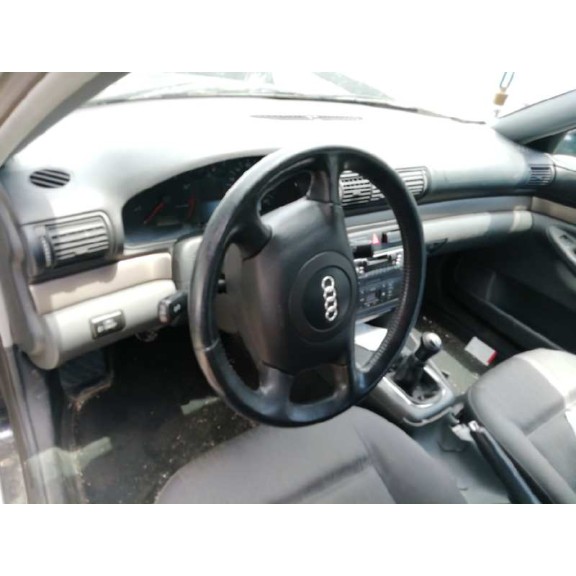 audi a4 berlina (b5) del año 2000