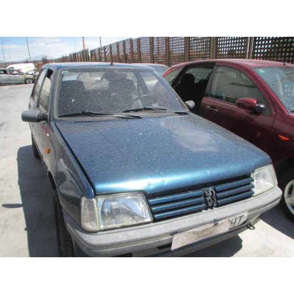 peugeot 205 berlina del año 1995