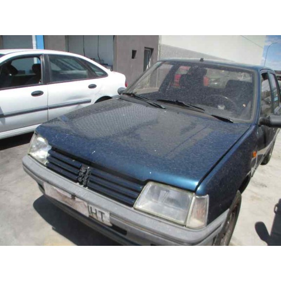 peugeot 205 berlina del año 1995