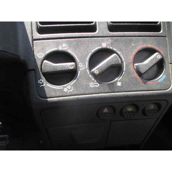 peugeot 205 berlina del año 1995