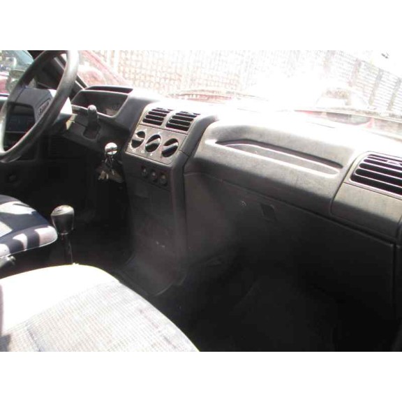 peugeot 205 berlina del año 1995