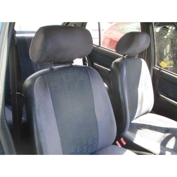 peugeot 205 berlina del año 1995