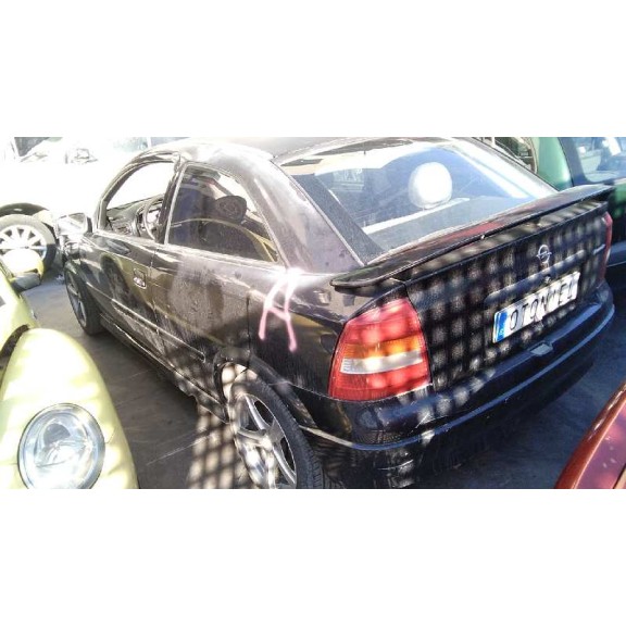 opel astra g berlina del año 2004