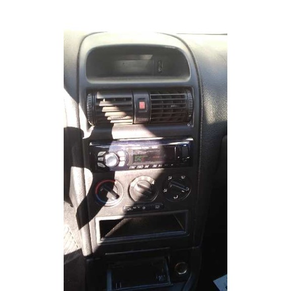 opel astra g berlina del año 2004