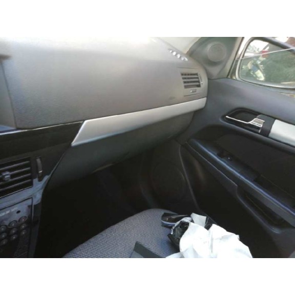 opel astra gtc del año 2011