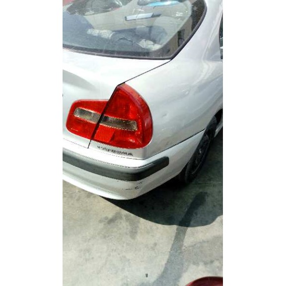 mitsubishi carisma berlina 5 (da0) del año 2002