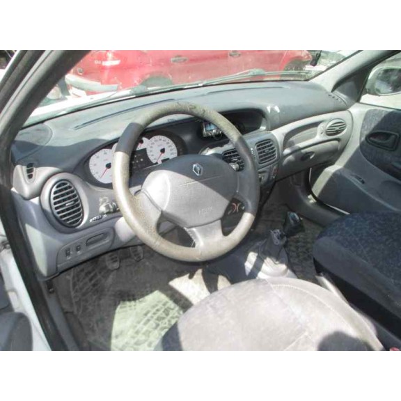 renault megane i fase 2 berlina (ba0) del año 2001