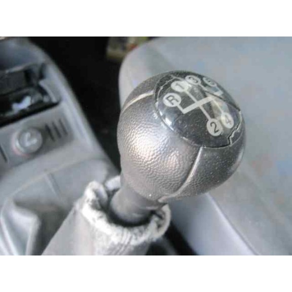 opel corsa c del año 2001