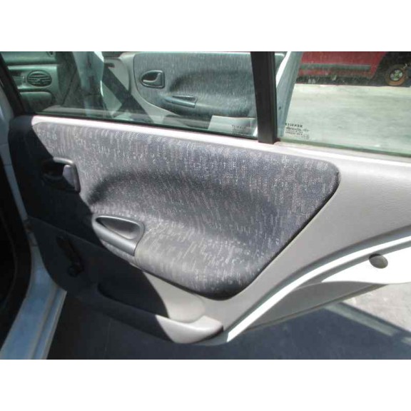 renault megane i fase 2 berlina (ba0) del año 2001