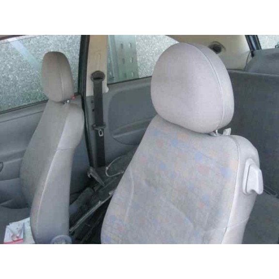 opel corsa c del año 2001