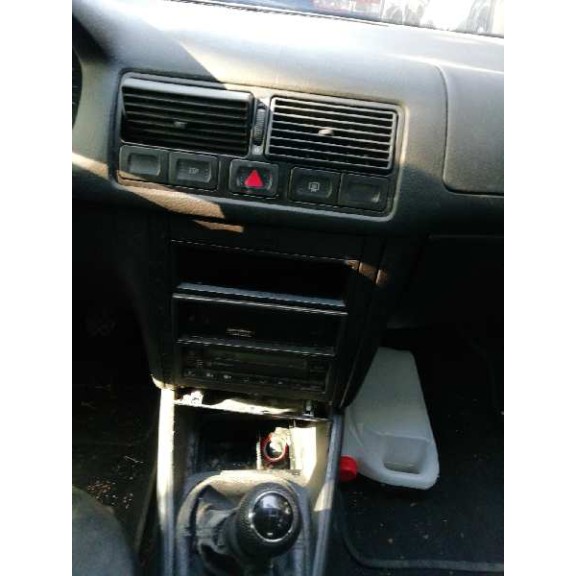 volkswagen golf iv berlina (1j1) del año 2002