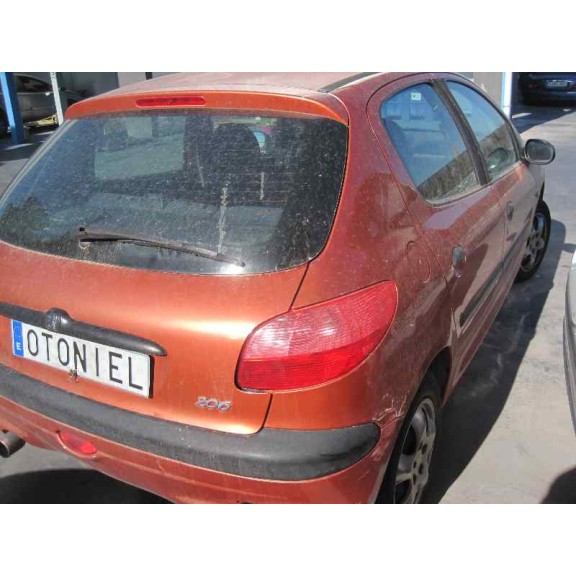 peugeot 206 berlina del año 2001