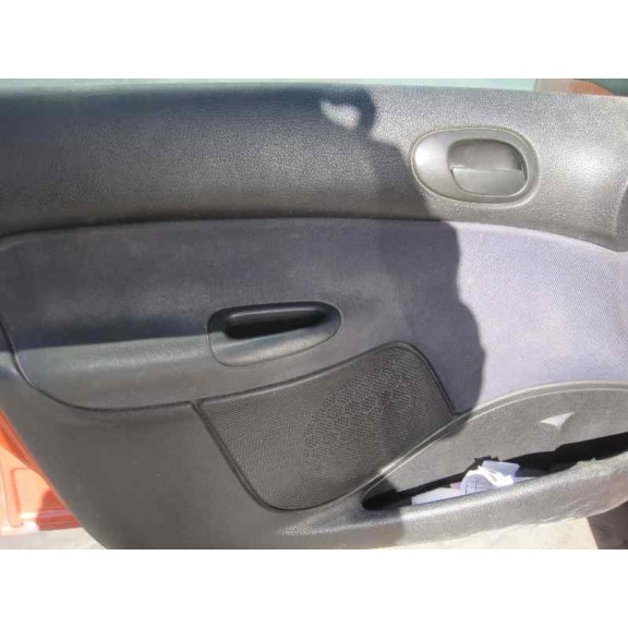 peugeot 206 berlina del año 2001