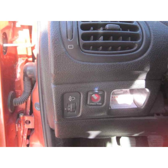 peugeot 206 berlina del año 2001