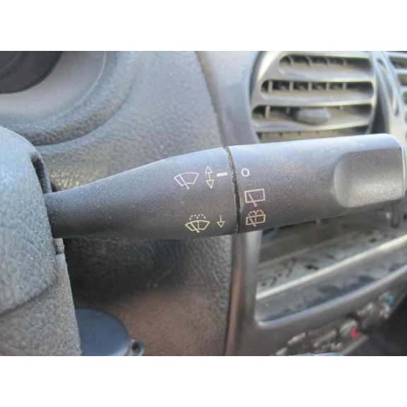 peugeot 206 berlina del año 2001