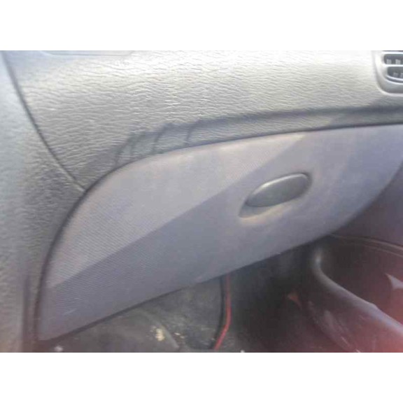 peugeot 206 berlina del año 2001