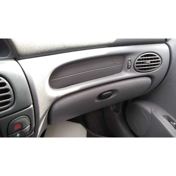 renault megane i fase 2 berlina (ba0) del año 2000