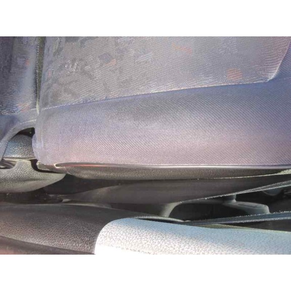 peugeot 206 berlina del año 2001