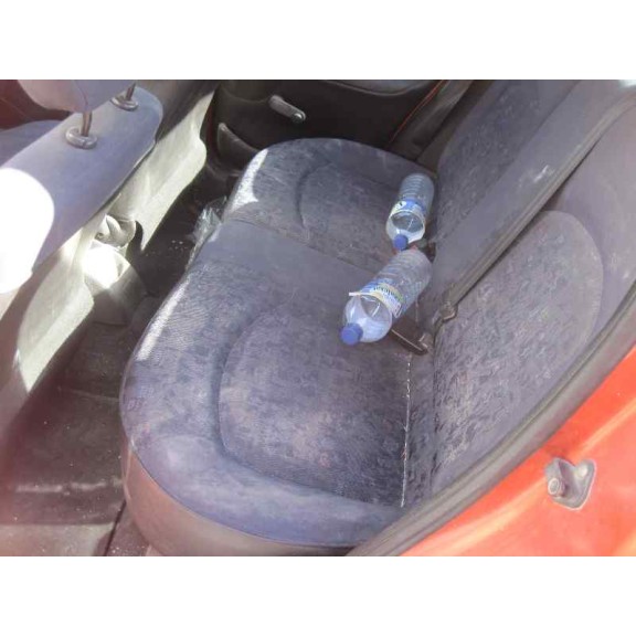 peugeot 206 berlina del año 2001