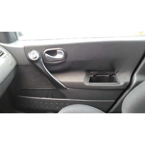 renault megane ii berlina 5p del año 2004