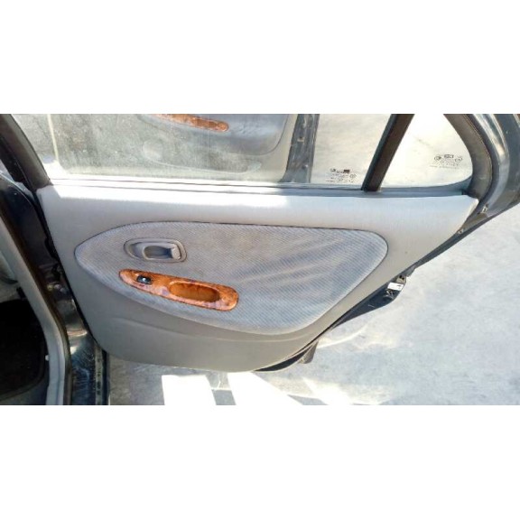 hyundai lantra berlina (rd) del año 2000