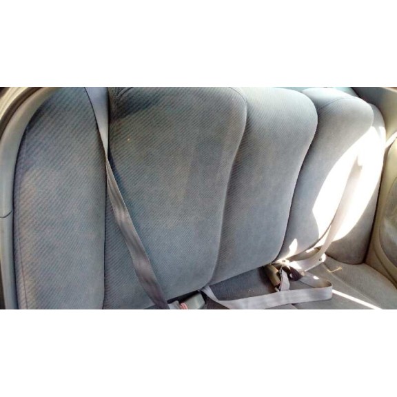 hyundai lantra berlina (rd) del año 2000