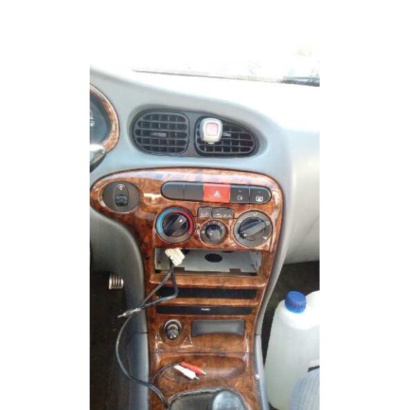 hyundai lantra berlina (rd) del año 2000