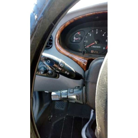 hyundai lantra berlina (rd) del año 2000