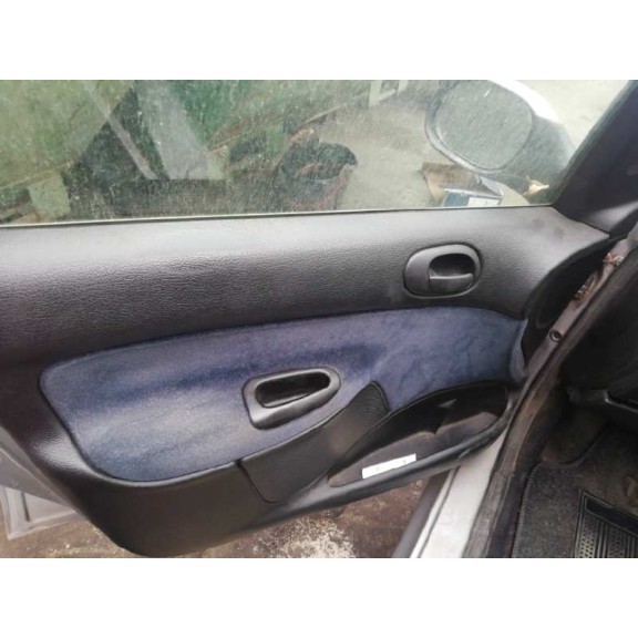 peugeot 206 berlina del año 1999