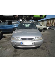 ford fiesta berlina del año 1999