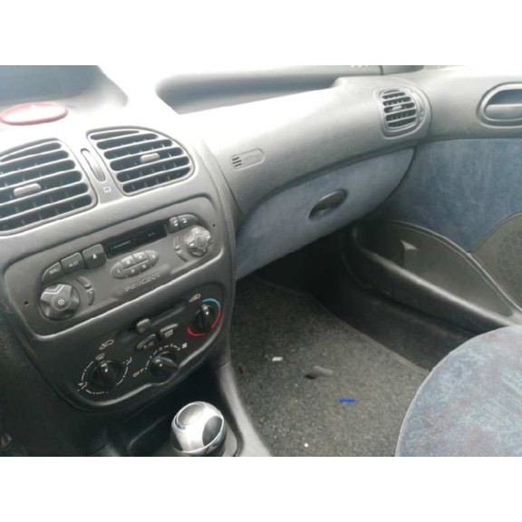 peugeot 206 berlina del año 1999