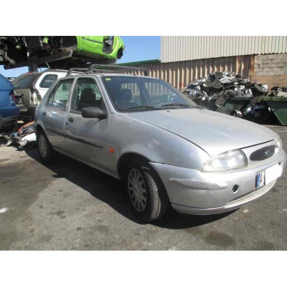 ford fiesta berlina del año 1999