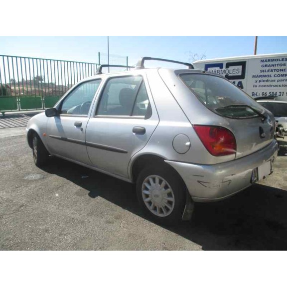 ford fiesta berlina del año 1999