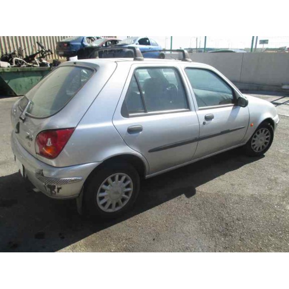 ford fiesta berlina del año 1999