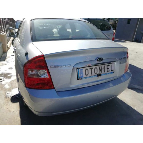 kia cerato del año 2004