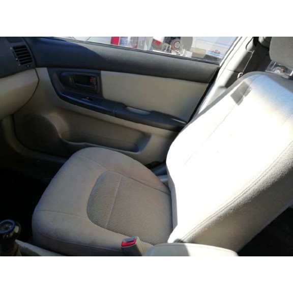 kia cerato del año 2004