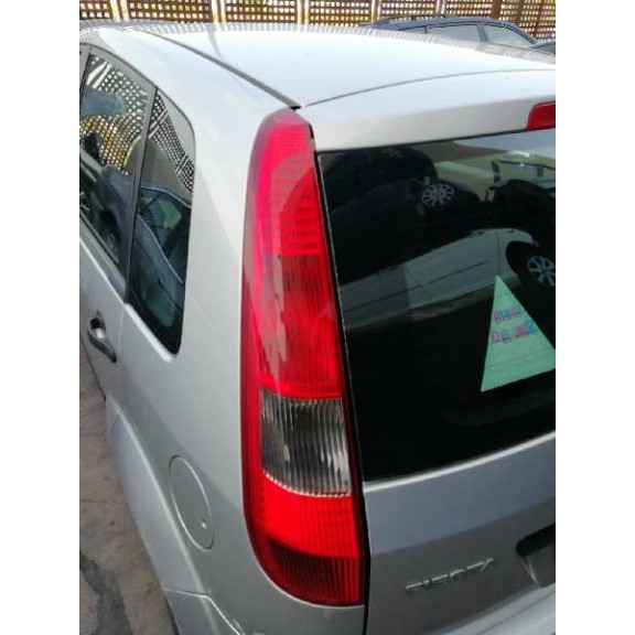 ford fiesta (cbk) del año 2003