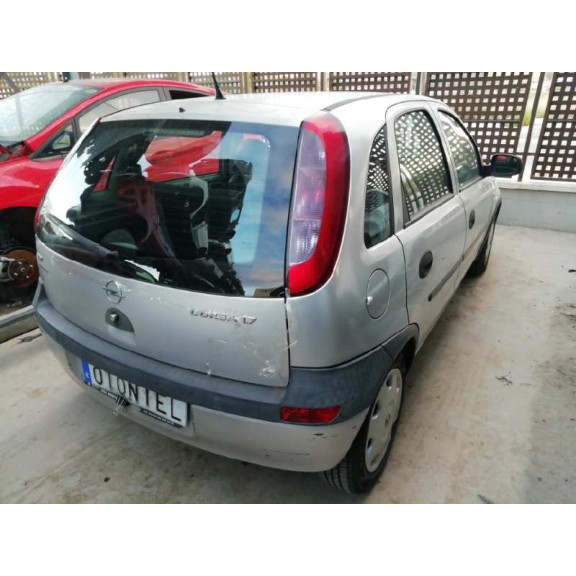 opel corsa c del año 2001